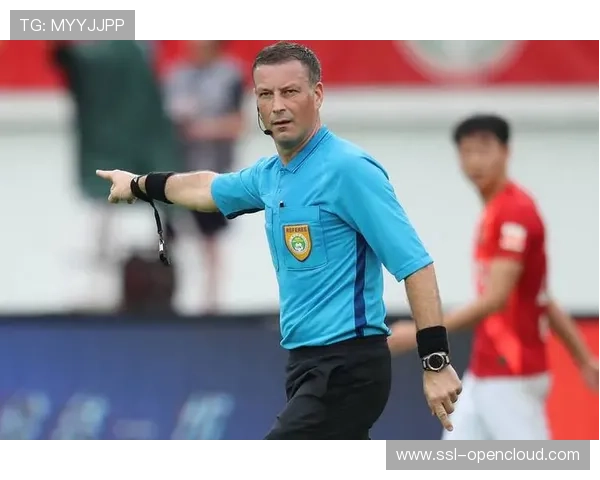 VAR争议再现：英超裁判标准遭质疑，执法一致性受关注