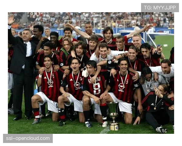 AC米兰公布欧冠大名单,伤愈复出的托纳利入选,有望增强中场压迫硬度