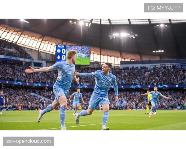 “欧冠半决赛首回合：皇马主场2-2战平巴黎，维尼修斯、姆巴佩各入一球”